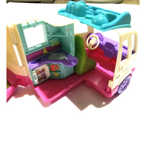 Fisher-Price Loving Family Dollhouse LOT Furniture, Dolls & Accessories - Picture 13 of 16